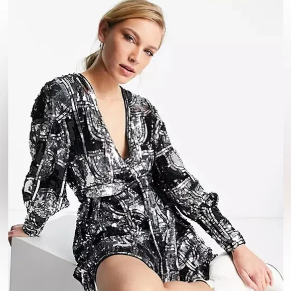 ASOS CURVE GEOMETRIC SEQUIN WRAP DRESS ❤️IN STORES❤️ - Picture 3 of 8